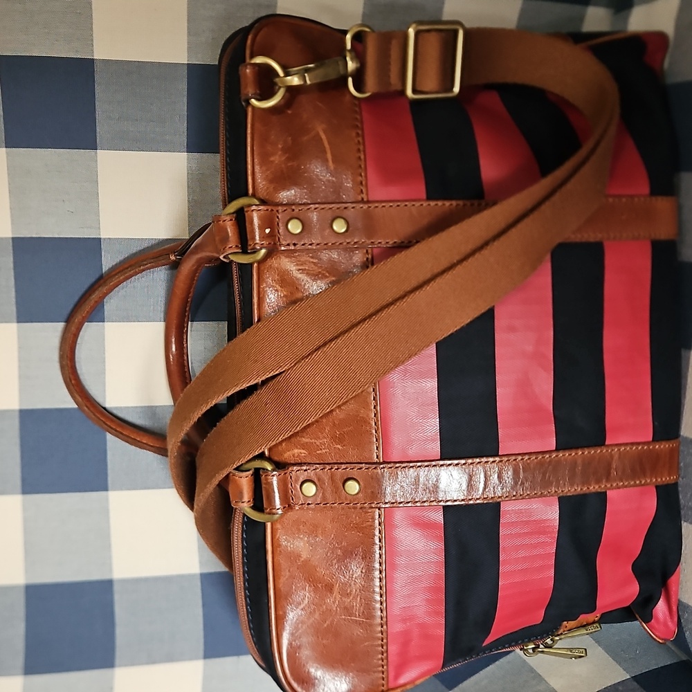 Fossil Messwnger Bag In Beautiful Condirion